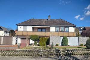 Einfamilienhaus in schöner und begehrter Lage in Reichensachsen mit großem Balkon und großem Grundst – Die vollständige Adresse der Immobilie erhältst du vom Anbieter., 37287 Wehretal – Vorschaubild 1