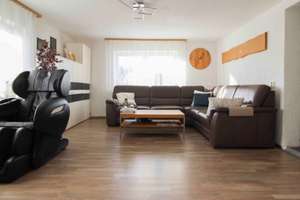 Wohnhaus (2-3 Wohneinheiten) mit großer Scheune (Ausbaupotential) und kleinem Garten – Die vollständige Adresse der Immobilie erhältst du vom Anbieter., 72160 Horb am Neckar – Vorschaubild 3