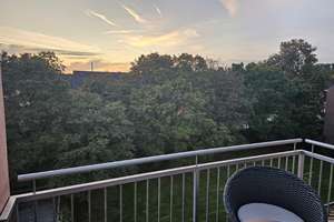 Möbliertes Wohnen mit Stil und Aussicht! Luxuriöse Wohnung mit Balkon in Düsseldorfer Stadtnähe – Die vollständige Adresse der Immobilie erhältst du vom Anbieter., 47259 Huckingen, Duisburg – Vorschaubild 3