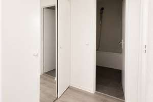 Renovierte 2-Zimmer Wohnung mit Balkon & Aufzug – Burgwall 13, 38444 Rabenberg, Wolfsburg – Vorschaubild 4