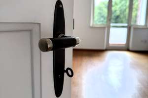 Klug geschnittene und perfekt gelegene 2-Zimmer-Altbauwohnung in Eimsbüttel
*** Provisionsfrei *** – Die vollständige Adresse der Immobilie erhältst du vom Anbieter., 20259 Eimsbüttel (Ortsteil), Hamburg – Vorschaubild 1