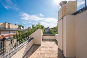 Wohnen mit Weitblick: Bezugsfreie Eigentumswohnung mit großer Dachterrasse – Krefelder Straße 17, 10555 Moabit, Berlin – Vorschaubild 2