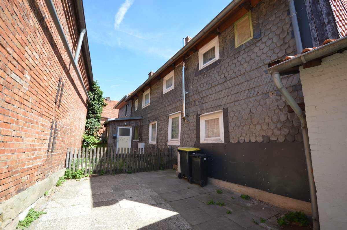 Zweifamilienhaus mit zwei separaten Eingängen und zwei Terrassen in Groß Biewende, Wolfenbüttel Kreis – Bild 1