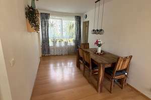 Sehr gut geschnittene, helle und gepflegte 3,5-Zimmer-Wohnung mit Balkon, gleich bei U6 – Karl-Witthalm-Str. 11, 81375 Neuhadern, München – Vorschaubild 2