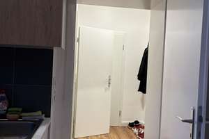 Gemütliches, vollmöbliertes 1-Zimmer-Apartment mit hohen Decken – ab 01.08. oder 15.08. verfügbar – Collenbachstraße 64, 40476 Derendorf, Düsseldorf – Vorschaubild 4