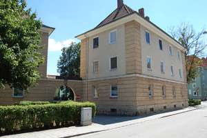 Toll ausgebaute 2 - Zimmer Dachgeschoss Wohnung mit Einbauküche in Zentrumsnähe! – 93055 Ostenviertel, Regensburg – Vorschaubild 3