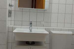 Vollmöblierte 1-Zimmer-Wohnung mit Balkon – Erstbezug nach umfassender Renovierung in Karlsruhe-Mühl – Lameystraße 27, 76185 Mühlburg, Karlsruhe – Vorschaubild 3