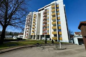 GERÄUMIGE, GUT GESCHNITTENE 3-ZKB-WOHNUNG IN ZENTRUMSNAHER WOHNLAGE NAHE DEM LECH ZUR KAPITALANLAGE – Die vollständige Adresse der Immobilie erhältst du vom Anbieter., 86167 Lechhausen-West, Augsburg – Vorschaubild 2