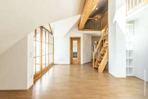 Ca. 91 m² Wohn-/Nutzfläche: Bezugsfreie Dachgeschosswohnung mit offener Galerie und Südloggia – Die vollständige Adresse der Immobilie erhältst du vom Anbieter., 80993 Alt-Moosach, München – Vorschaubild 8
