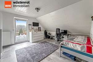 RESERVIERT!!!
Doppelhaushälfte mit Balkon in ruhiger Wohnlage von Saarbrücken-Jägersfreude – Die vollständige Adresse der Immobilie erhältst du vom Anbieter., 66123 Jägersfreude, Saarbrücken – Vorschaubild 6