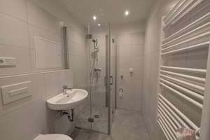 Sanierte Wohnung mit ebenerdiger Dusche und traumhaften Ausblick! – Bruno-Granz-Straße 52, 9122 Morgenleite, Chemnitz – Vorschaubild 2