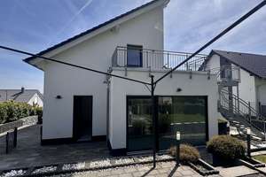 Exklusives 2.Fam Haus zur Alleinnutzung in Bester Lage - Sofort Bezugsfrei ! – Anne-Frank-Str. 51, 58739 Wickede (Ruhr) – Vorschaubild 1