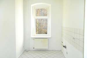 Bezugsfreie ruhige 
1-Zimmer-Altbauwohnung
in begehrter Lage Friedrichhain – Silvio-Meier-Straße 4, 10247 Friedrichshain, Berlin – Vorschaubild 4