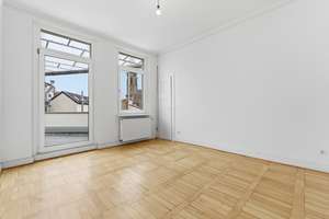 Stilvolles Gründerzeithaus mit 341m² Wohnfläche verteilt auf drei Wohneinheiten im Bonner Zentrum – Die vollständige Adresse der Immobilie erhältst du vom Anbieter., 53111 Bonn-Zentrum, Bonn – Vorschaubild 76