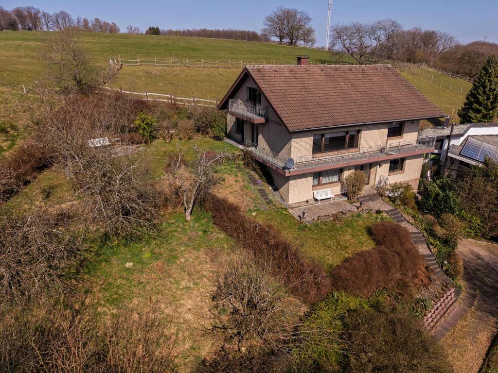 Immobilie in Reichshof - Exklusives Raumwunder mit traumhafter Weitsicht und hervorragenden Energiewerten! - Bild 1