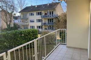 3-Zimmer-Wohnung mit Balkon und kleiner Garage nahe Kurpark