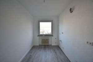 Idealer Grundriss! 3-Zimmer-Wohnung mit Balkon in Röttgersbach – Obere Holtener Straße 48, 47169 Röttgersbach, Duisburg – Vorschaubild 4