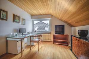 Nähe Tuchmacherviertel!
Großes Einfamilienhaus mit Villencharakter in bester Wohnlage von Brand – Die vollständige Adresse der Immobilie erhältst du vom Anbieter., 52078 Brand, Aachen – Vorschaubild 24