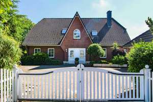 Gepflegtes Ein- oder Zweifamilienhaus in ruhiger Lage von Enge-Sande