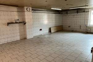 Vielseitige Gewerbeimmobilie mit Wohnanteil und großzügigem Hof auf 2.300 m² Grundstück. – Die vollständige Adresse der Immobilie erhältst du vom Anbieter., 4600 Altenburg – Vorschaubild 9