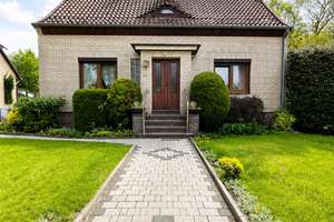 Ein Zuhause mit Geschichte: Charmantes Familienhaus auf 
wunderschönem Traumgrundstück  – Die vollständige Adresse der Immobilie erhältst du vom Anbieter., 28719 Burg-Grambke, Bremen – Vorschaubild 2