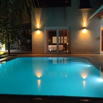 Exklusive Luxusvilla mit Blick auf das Meer und die Burg Sagunto. Eine Oase im Herzen der Sierra Cal