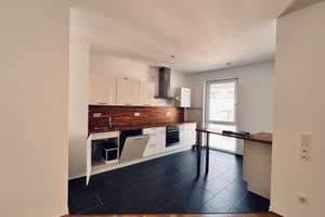 Herrliche 2-Zimmer-Wohnung in direkter Rheinnähe - provisionsfrei, befristet auf  1,5 Jahre – Deutz-Mülheimer Straße 183a, 50679 Mülheim (Ortsteil), Köln – Vorschaubild 2