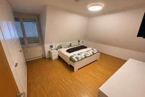 Großzügige, helle 5-Zimmer Dachgeschoß-Maisonette-Wohnung, Südbalkon, Fernblick, TG-Stellplatz – Die vollständige Adresse der Immobilie erhältst du vom Anbieter., 74081 Sontheim, Heilbronn – Vorschaubild 4