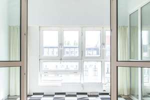HOMESK - Sofort bezugsfreie 2-Zimmer-DG-Wohnung mit Süd-Wintergarten an der Kantstraße – Kantstraße 63, 10627 Charlottenburg, Berlin – Vorschaubild 9