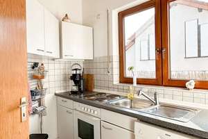 Wunderschöne Dachgeschosswohnung mit Kaminofen, zwei Balkonen und viel Privatsphäre in Reutlingen – Die vollständige Adresse der Immobilie erhältst du vom Anbieter., 72762 Reutlingen-Mitte, Reutlingen – Vorschaubild 9