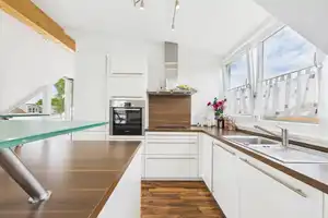 Lichtdurchflutete Dachgeschosswohnung mit sonniger Süd-Loggia in München-Untermenzing – München – Vorschaubild 7