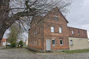 Großes Wohnhaus mit viel Potenzial! – Die vollständige Adresse der Immobilie erhältst du vom Anbieter., 6766 Bitterfeld-Wolfen – Vorschaubild 2