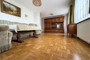 Neuer Preis...die Modernisierung kann starten.
4 Zimmer auf 131 m². Herrliches Grundstück.
Südstad – Die vollständige Adresse der Immobilie erhältst du vom Anbieter., 78050 Villingen, Villingen-Schwenningen – Vorschaubild 3