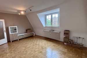 Helle 2-Zimmerwohnung mit Einbauküche in gepflegtem Mehrfamilienhaus – Düsseldorf – Vorschaubild 3