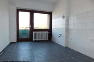 ***Großzügige 2-Zimmerwohnung mit modernisiertem Bad und 2 Balkone... ohne Wandtapeten*** – Friedrich-Ebert-Str. 70, 47226 Hochemmerich, Duisburg – Vorschaubild 4