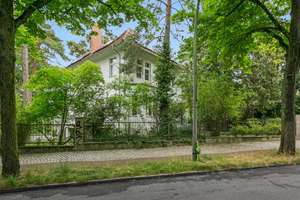 Ein Sprung vom eigenen Garten in den See: Historische Villa in einzigartiger Schlachtenseelage – Die vollständige Adresse der Immobilie erhältst du vom Anbieter., 14129 Nikolassee, Berlin – Vorschaubild 11