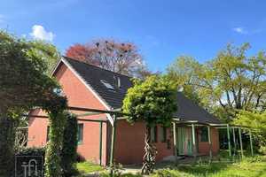 Bezugsfreies Ein- oder Zweifamilienhaus in zentraler Sackgassenlage – Leer (Kreis) – Vorschaubild 1
