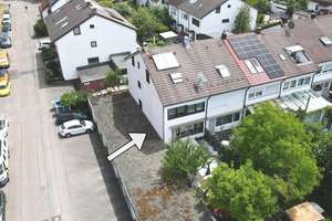 Reiheneckhaus in bevorzugter Lage mit zwei Garagen und Einliegerwohnung