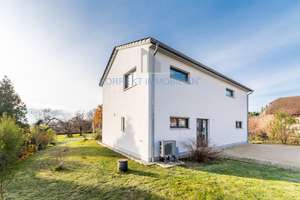 * Neu im Verkauf * Modernes Einfamilienhaus (EEK A+) in erstklassiger Lage von Radebeul! – Die vollständige Adresse der Immobilie erhältst du vom Anbieter., 1445 Radebeul – Vorschaubild 2