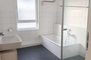Exklusives, modernes Einfamilienhaus mit Dachterrasse & Garten im Dellviertel -  Am Böninger Park – August-Seeling-Straße 25, 47053 Dellviertel, Duisburg – Vorschaubild 10