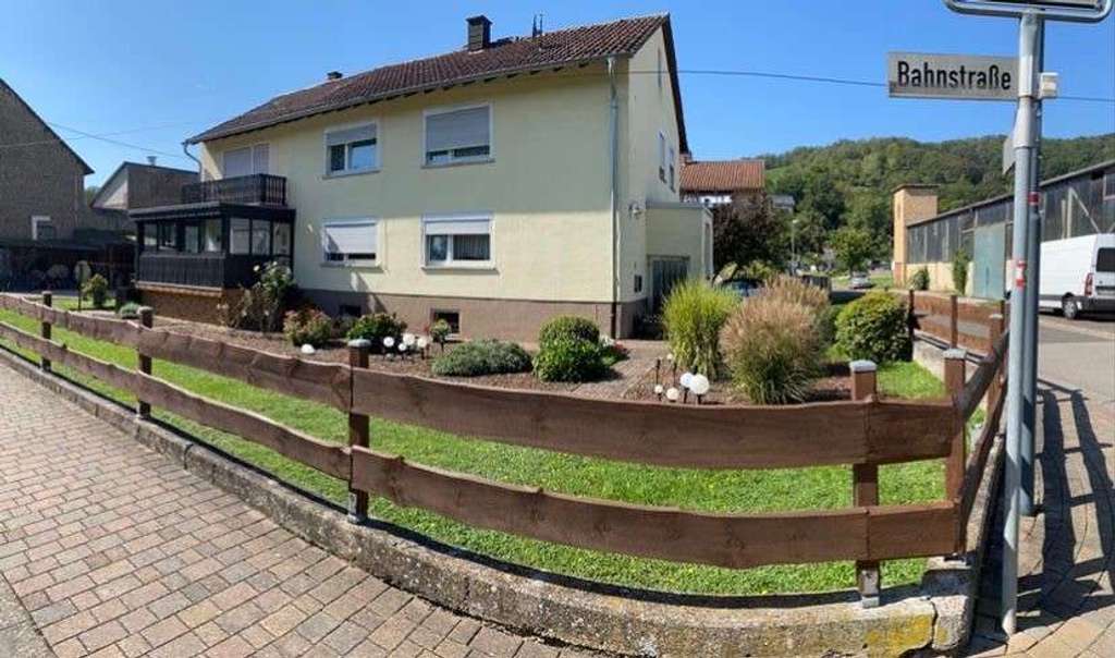 Immobilie in Boos - Ein-/Zweifamilienhaus mit großem Platzangebot - Bild 0