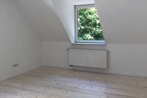 Freundliche, renovierte 4-Zimmer-Dachgeschosswohnung zur Miete in Wuppertal, ohne Balkon – Briller Straße 110, 42105 Elberfeld West, Wuppertal – Vorschaubild 14