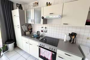 Moderne 2 Zi.- DG-Whg. ca. 67m² - Einbauküche - Sonnenbalkon -Stellplatz - Keller – Barbarastr.  36d, 51147 Wahnheide, Köln – Vorschaubild 4