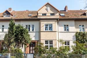 HOMESK - Großzügiges Wohnen mit Stil: Reihenmittelhaus, Wintergarten und Garten in Lichterfelde-West – Berner Straße 39 A, 12205 Lichterfelde, Berlin – Vorschaubild 1