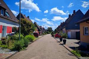 Seltene Gelegenheit in Rheinnähe: freies Zweifamilienhaus mit großem Grundstück in grüner Oase – Die vollständige Adresse der Immobilie erhältst du vom Anbieter., 47226 Hochemmerich, Duisburg – Vorschaubild 3
