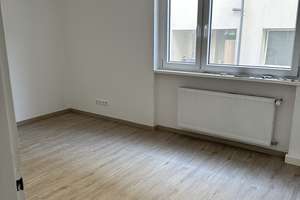 Geräumige 3‑Zimmer Wohnung im Erdgeschoß in Karlsruhe Südweststadt – Hirschstr. 101, 76137 Südweststadt, Karlsruhe – Vorschaubild 2