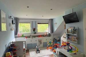 Wohnen mit Charakter: 3,5-Zimmer-Dachgeschosswohnung mit eigenen Garten in Dortmund-Neuasseln  – 44309 Brackel (Ortsteil), Dortmund – Vorschaubild 4