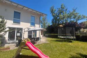 CHARMANTE Doppelhaushälfte mit WOHLFÜHLcharakter! Ideal für Familien oder Paare! Pelletheizung! – St.-Antonius-Straße 12 a, 86860 Jengen – Vorschaubild 3