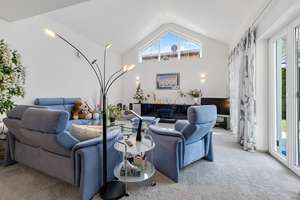 Top gepflegtes Einfamilienhaus mit viel Platz in einer der besten Lagen des Ingolstädter Südwestens! – Die vollständige Adresse der Immobilie erhältst du vom Anbieter., 85051 Südwest, Ingolstadt – Vorschaubild 19