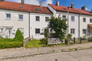Familienfreundliches Reihenmittelhaus mit Garten, Balkon und Potenzial in Haunstetten